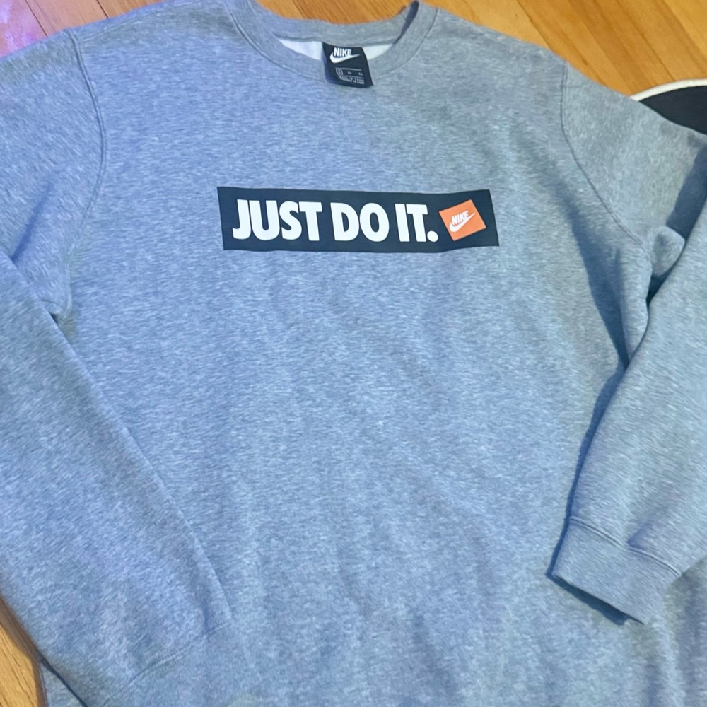 Nike Heather Gray Crewneck Sweatshirt